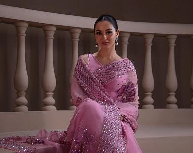 "Silvery White Moon" - Hania Aamir featuring Muse Luxe's Organza Sari Collection 2023
