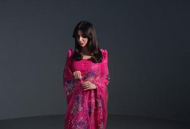 Two Stars, One Legacy: Beautiful Mahira Khan's Homage to Iconic Parveen Babi in Muse Luxe’s Icon Capsule 2024